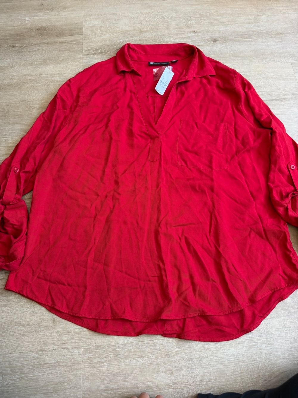 New York & Company Red Tunic Blouse V-Neck Top Back Buttons SZ XXL NWT